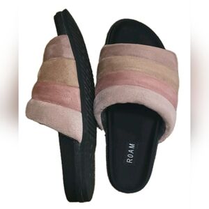 ROAM Women's Multi-Tone Plush Slide Sandals in Pink and Beige